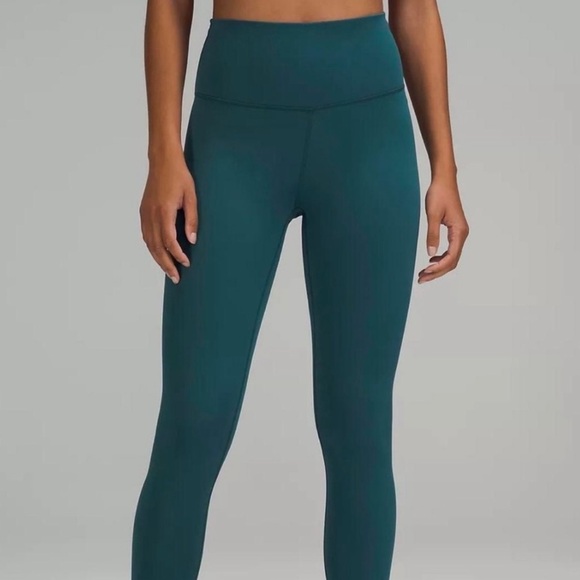 lululemon athletica Pants - • Lululemon Wunder Under Leggings •